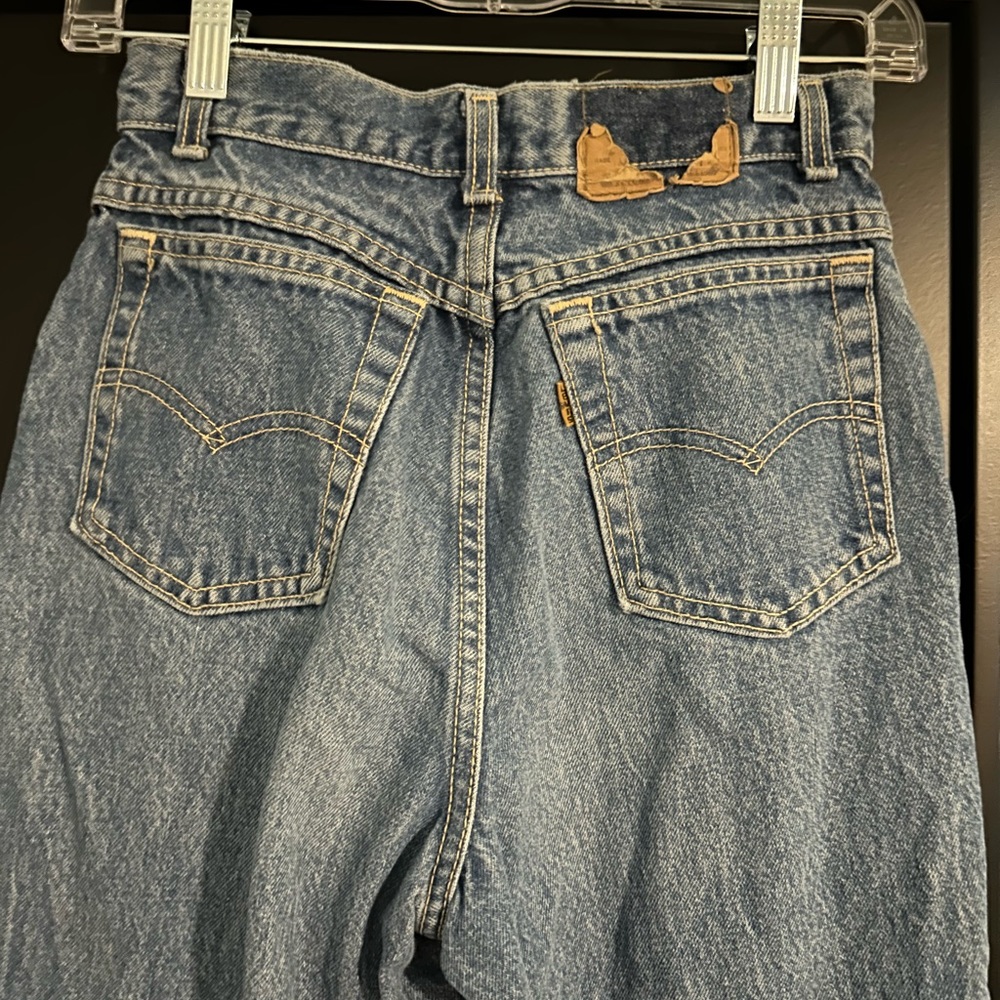 Vintage Levi high waisted mom/ straight leg jeans